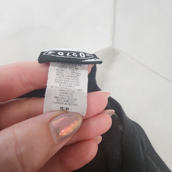 [ VOLCOM] little boys size Small, black and blue striped short sleeve t-shirt - Picture 8 of 11